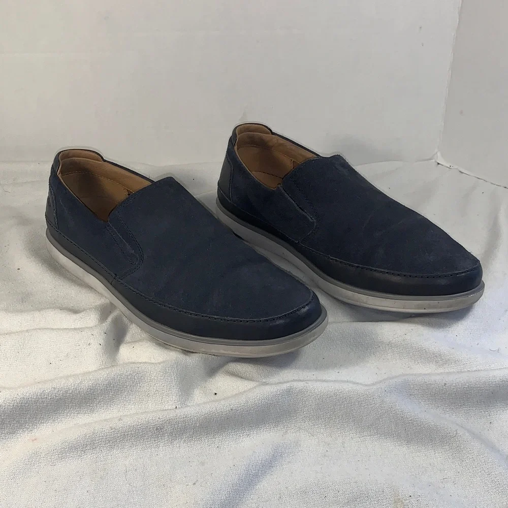 Clarks Men's Bratton B Laceless Suede Navy Slip-On Shoes